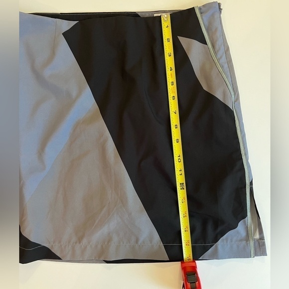 GOLFTINI out of the blue geometric golf skort sz 4L black khaki gray - Picture 7 of 7